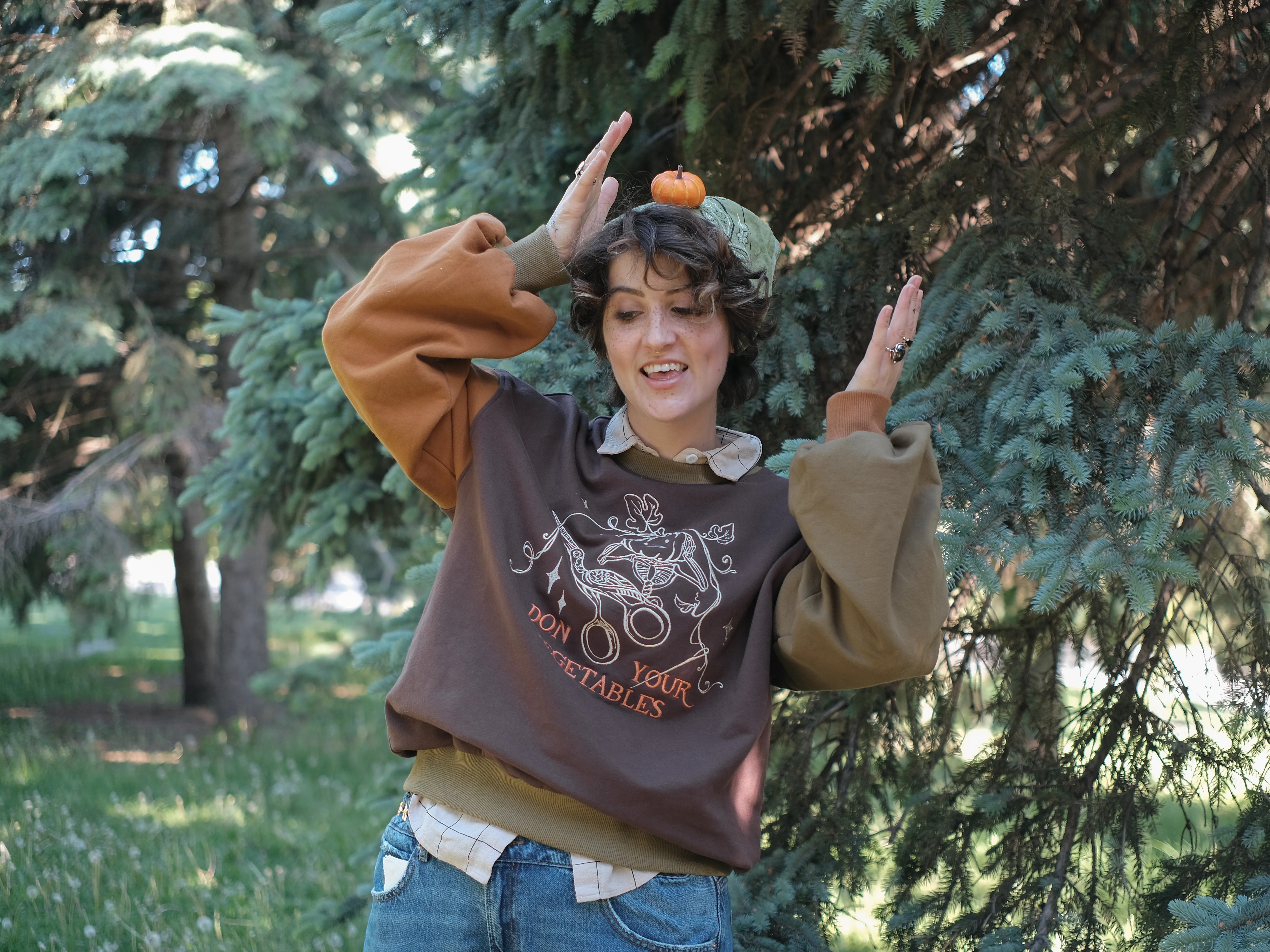 Don your Vegetables Crewneck // Oak Tree - Image 3
