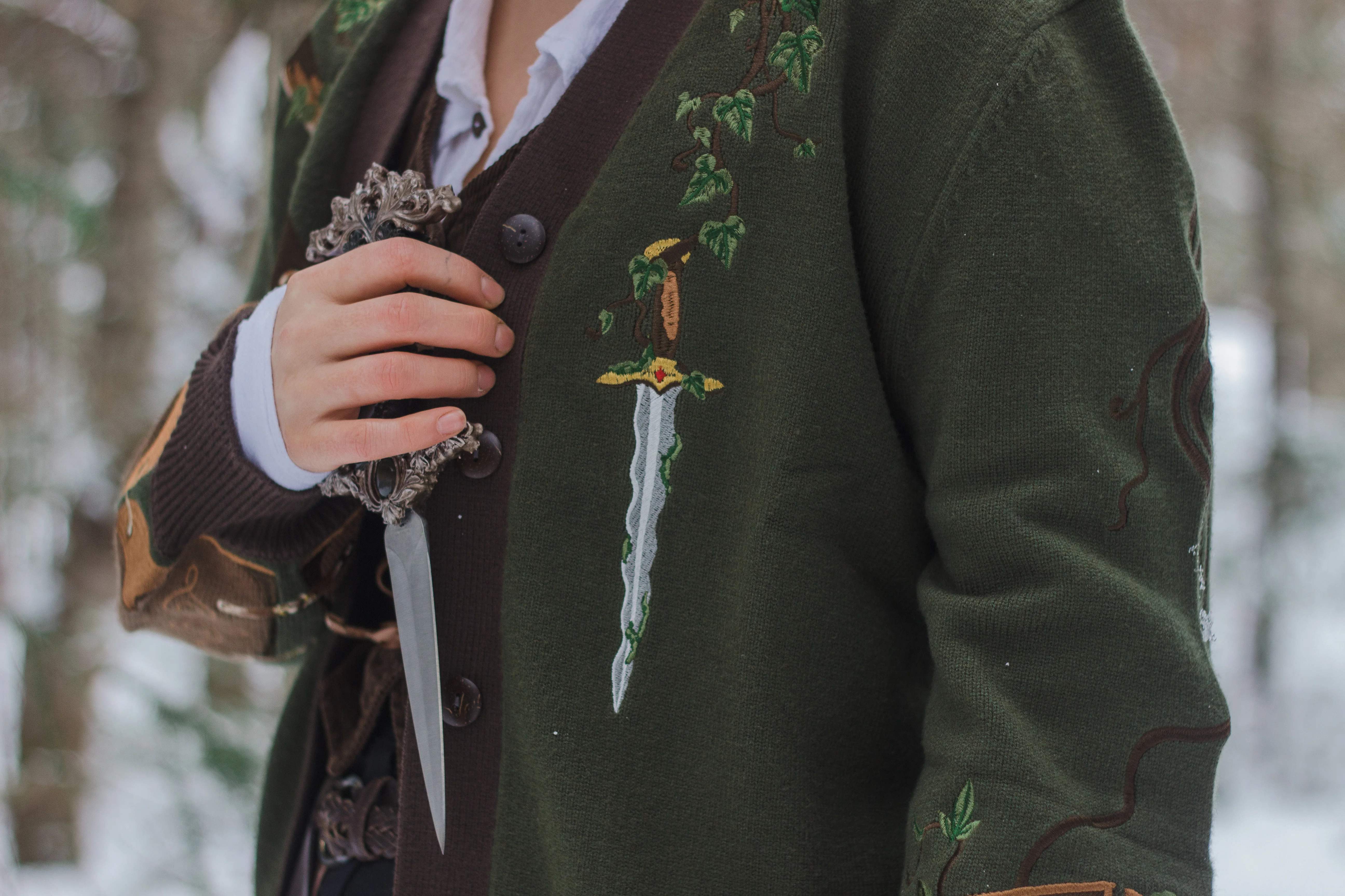 The Knight of Ivy // Embroidered Cardigan - Image 4